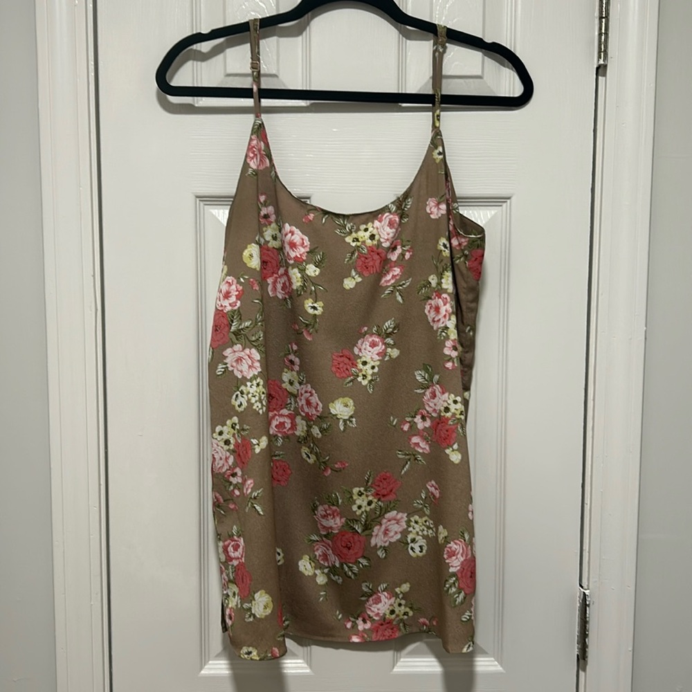 Show Me Your MUMU. Floral tank. Tan & Pink. Size M.
